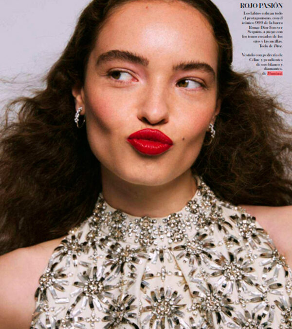 MUJER HOY December 2024